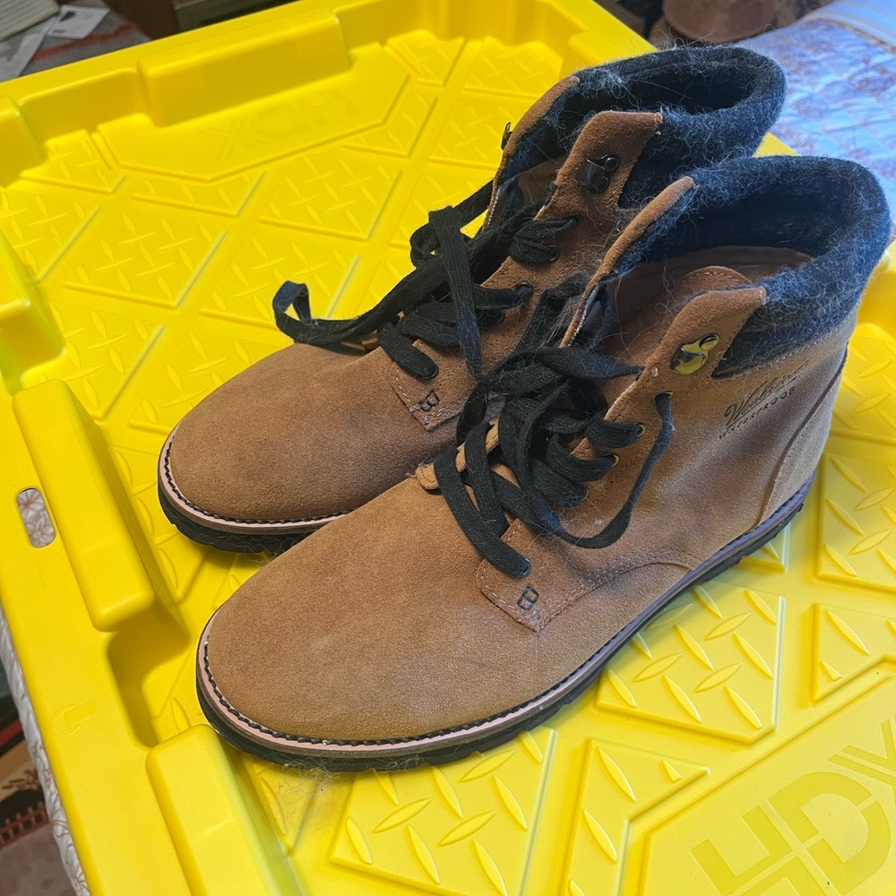 Woolrich Men's Tan Suede Boots